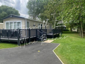 Tattershall Lakes Mini Breaks - The Avenue